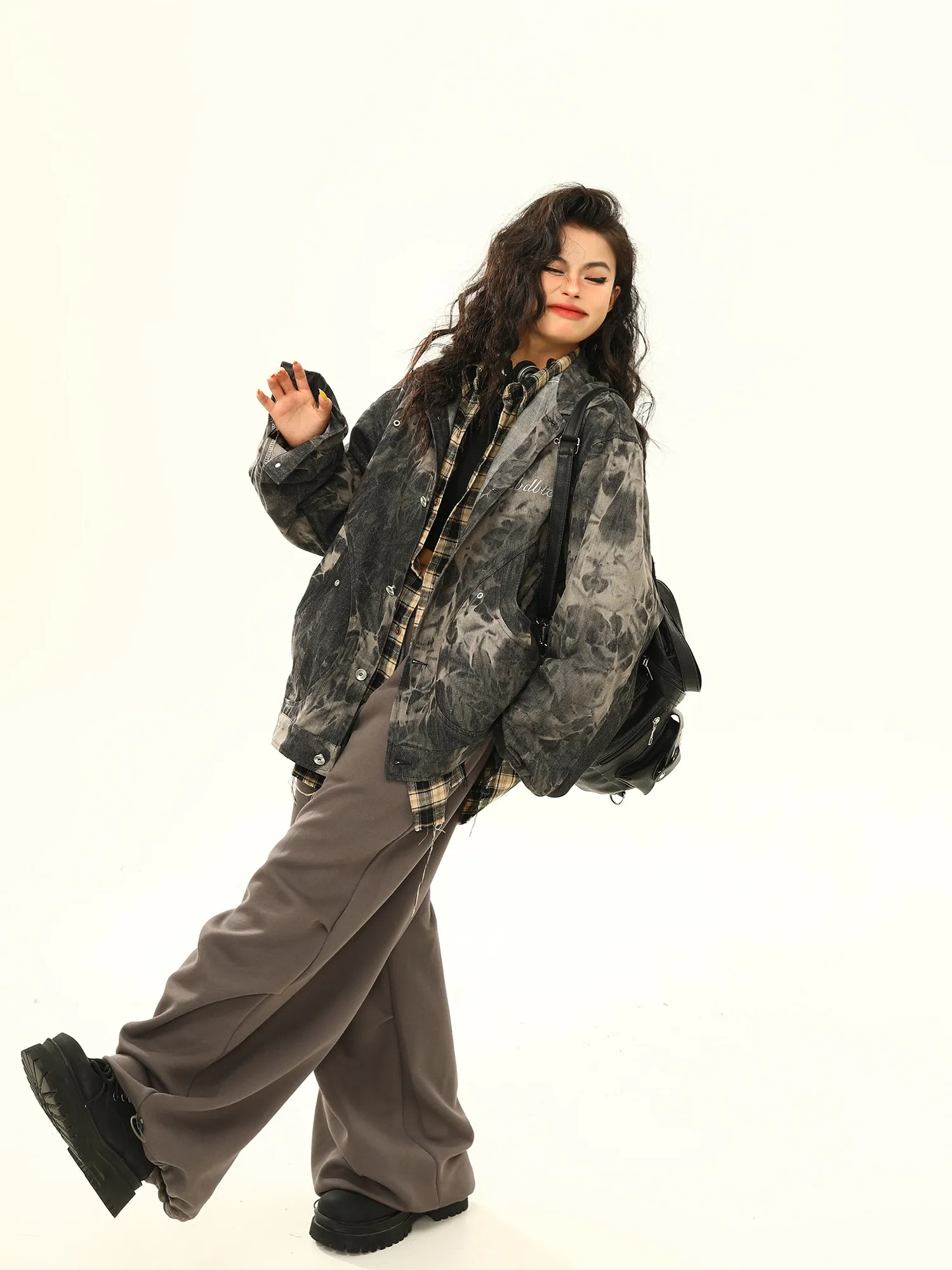 Chaqueta Vaquera Delgada de Mezclilla Negra y Gris con Estampado Tie-Dye, Estilo Retro Americano, Holgada, Informal, Fresca y Versátil para Mujer, Primavera y Otoño