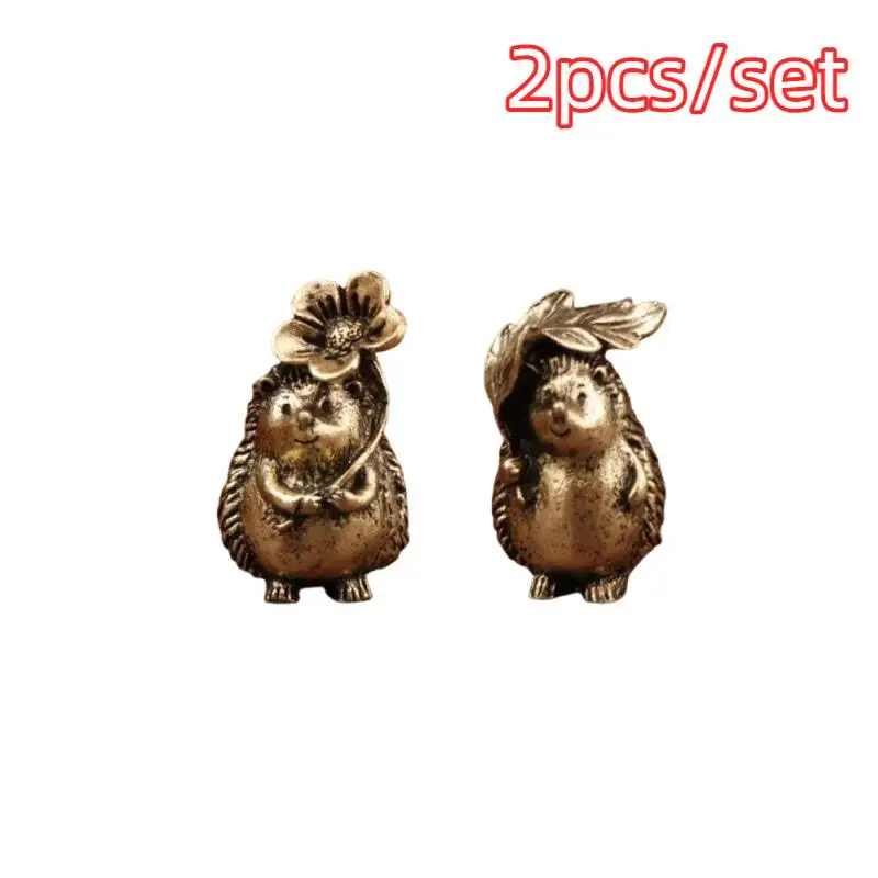 2Pcs/Set Collectible Figure Brass Hedgehog Statue Decorated With Beautiful Leaves And Flowers