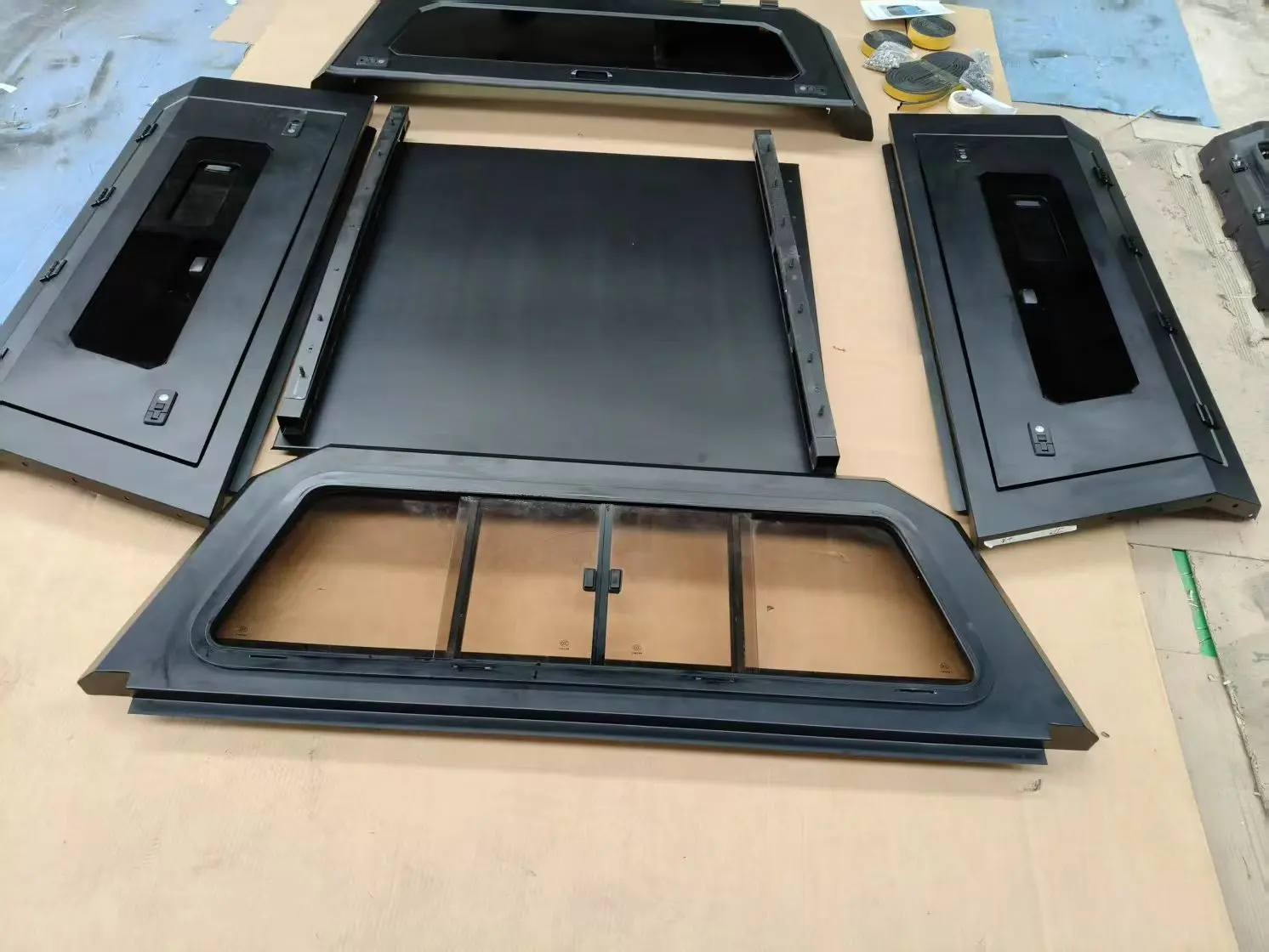 

Exclusive purchase link: Manganese steel Canopy for Chevrolet Colorado 2025