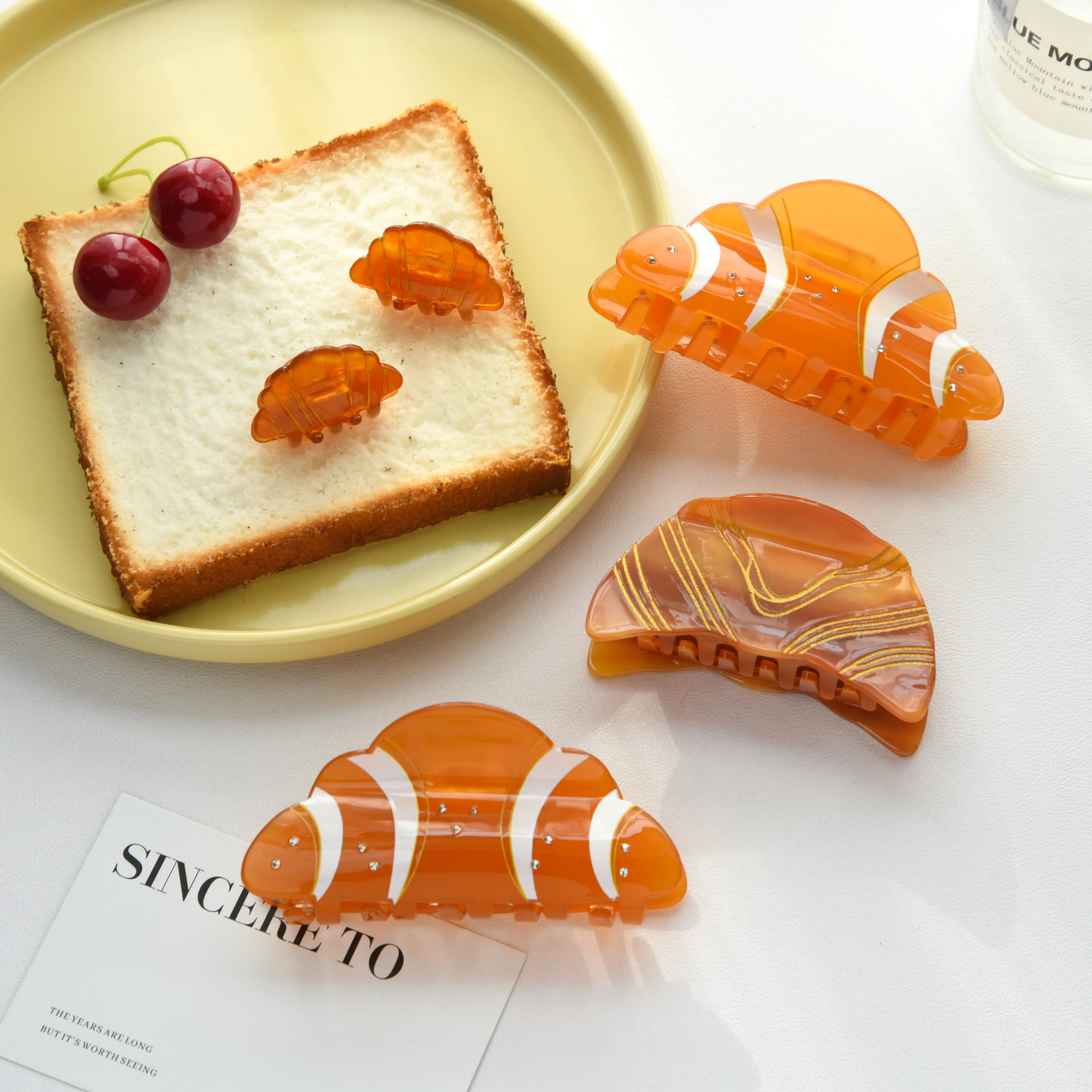 

Cute French Croissant Series Hair Claw Funny Rhinestones Bread Foods Crab Hair Clips Shark Clip for Woman Girls Hair Accessories