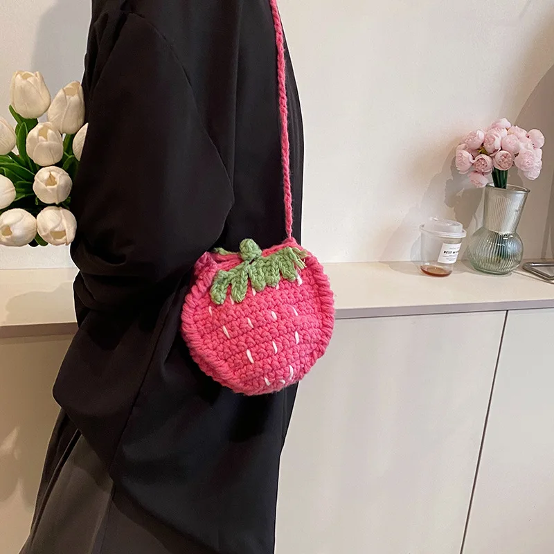 Fashion Cute Strawberry Crossbody Bag Handmade Crochet Woven Bag Casual Mini Shoulder Bag Women\'s Bag Patchwork Two-Tone Bag