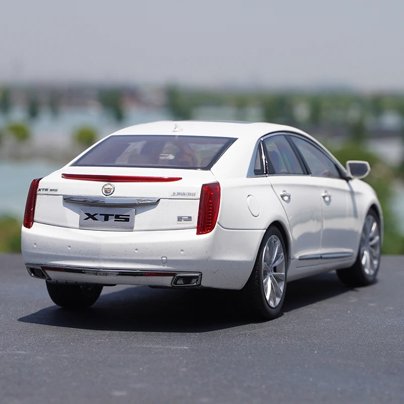 1:18 Original Shanghai GM, Cadillac CADILLAC XTS 2014 Alloy Car Model