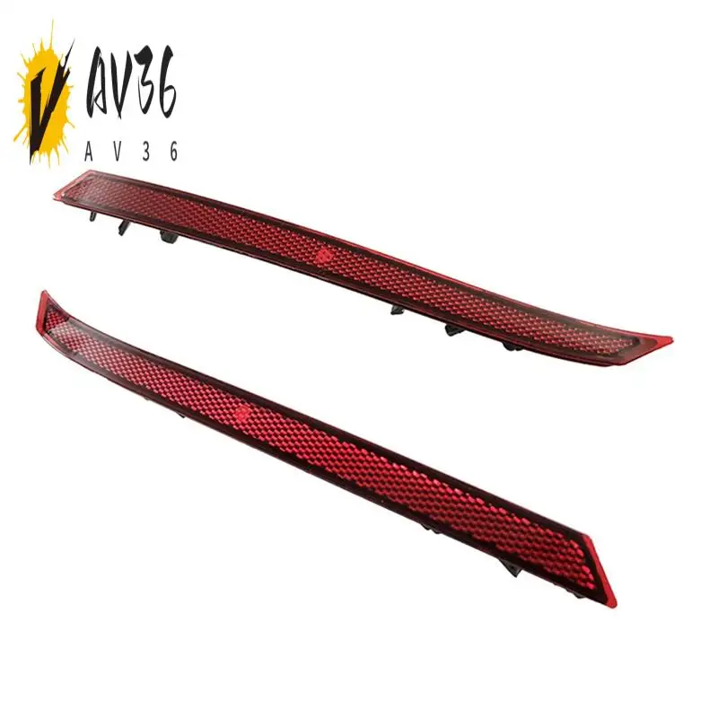 

AV36-Automotive Rear Bumper Reflector Bumper Reflector Strip For Range Rover Velar L560 2017-2023 LR093435 LR093436