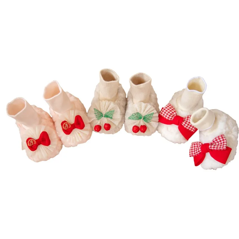 

Baby soft-soled with fleece lining, thickened and non-slip toe caps Princess-style baby with bow detail Plush baby