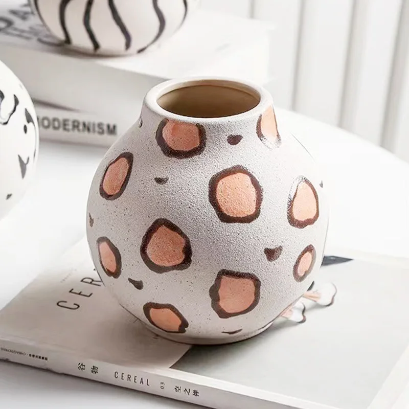 Handmade Ceramic Vase Leopard Spot Rounded Bulbous Globular Shape Anti-slip Vases Vintage Retro Rustic Animal Print Home Decor