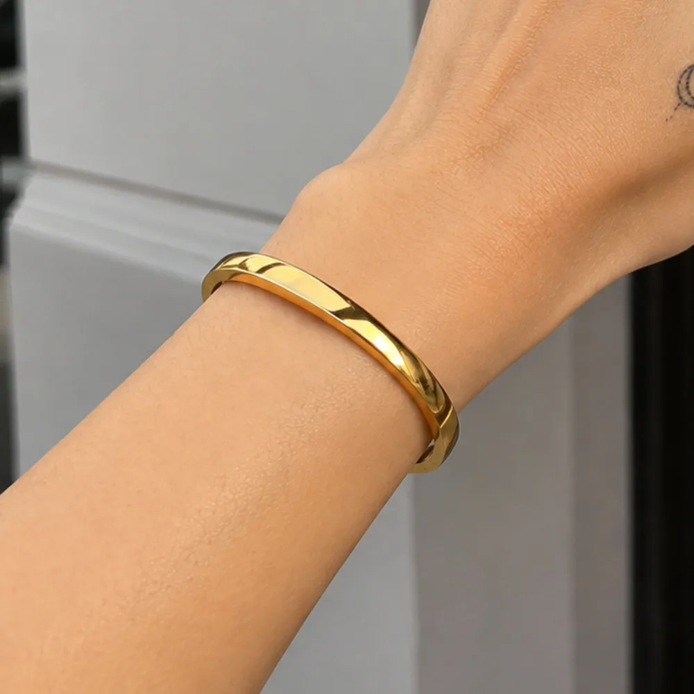 Ingemark Minimalist Glossy Stainless Steel Round Bangles Women Waterproof 18K Gold Plated Stackable Charm Bracelet Jewelry Gift