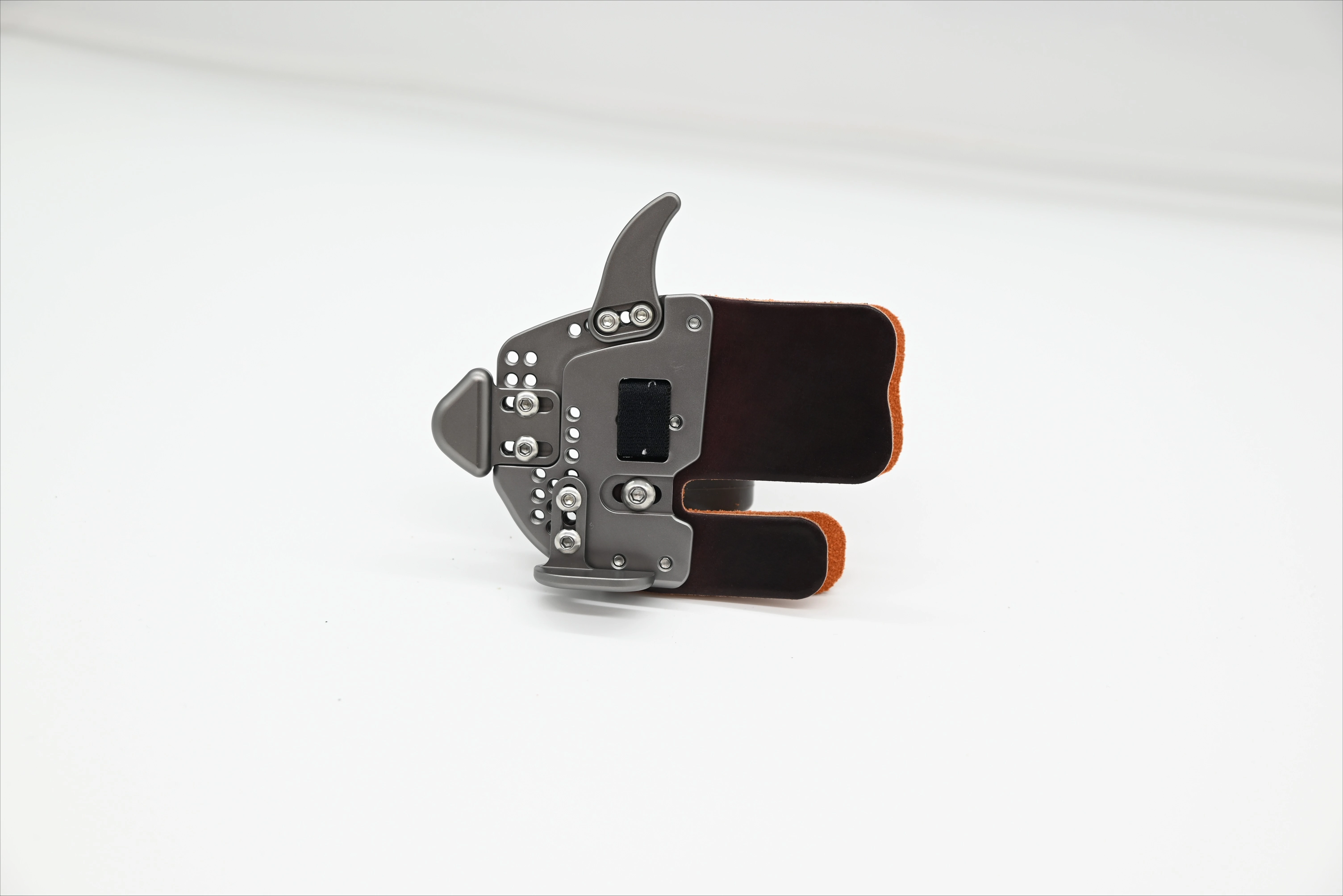 Leather Archery Finger Tab With Hook Ergonomic Finger Protector Guard For Outdoor Target Shooting & Bow Training