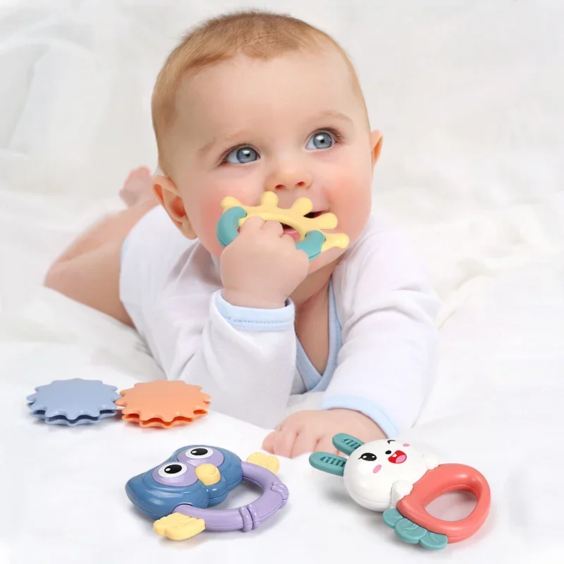 赤ちゃんの手ガラガラおもちゃ 0-1 歳の新生児のパズルガムは、噛む、なだめる、つかむために使用できます 0-3-6 ヶ月
