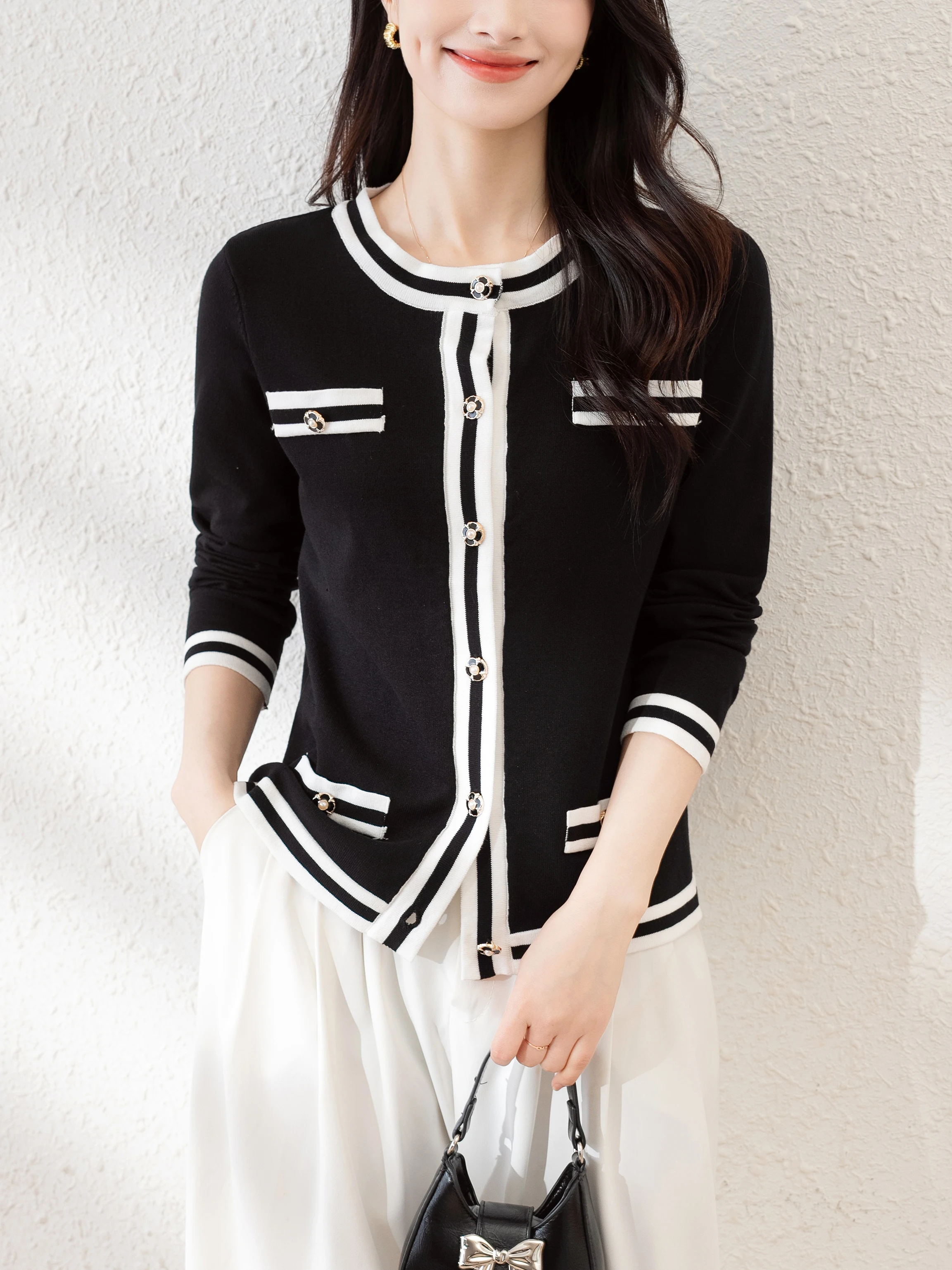 2024 Spring and Autumn New Contrast Stripe Knitted Cardigan Women\'s Casual Round Neck Short Top Coat Women\'s 4386