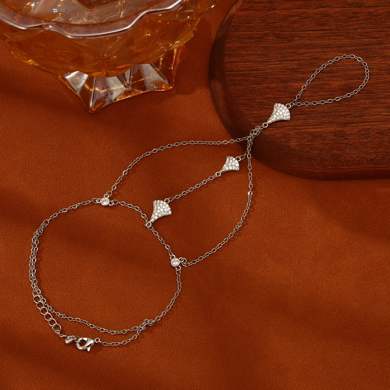 Women Slave Chain Bracelet Ring Dainty Hand Chain Wristband Connected Finger Ring Elegant Wrist Ornament For Dating Evening H