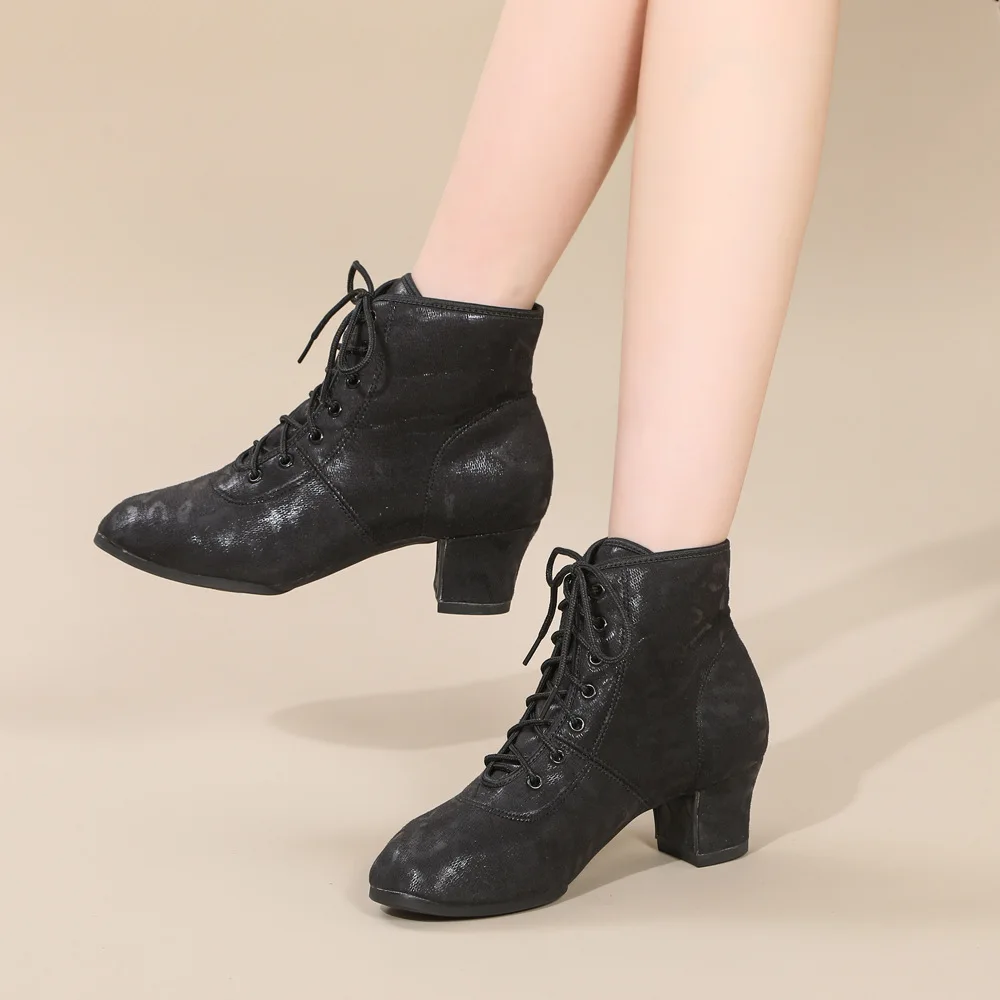 Soft soled square dance shoes 2025 autumn and winter new outdoor mid-heel lace-up fashion jazz help modern Dance women's Boots