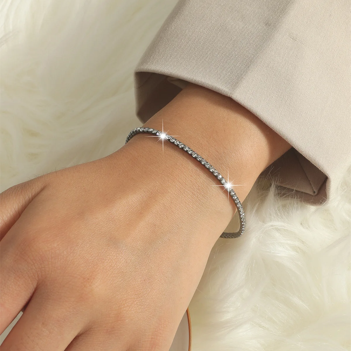 

1Pieces of Ladies Transparent Shiny Crystal Bracelet 27 Colors Full Rhinestone Elastic Bracelet Women Wristband Bracelet Gift