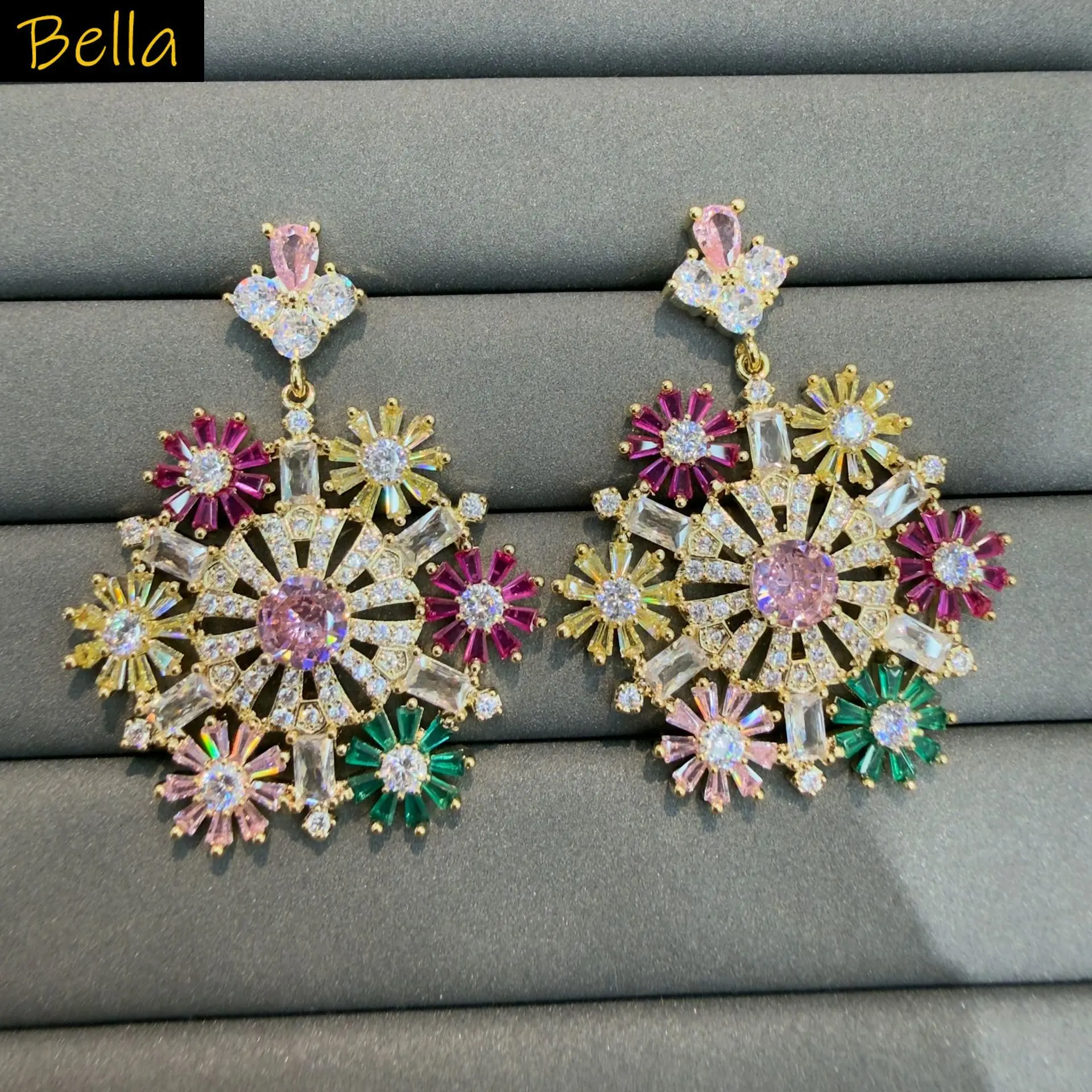 

Sparkling Cubic Zirconia Snowflake Drop Earrings for Women Luxurious Statement Jewelry for Party Wedding Gala Event Female Gift