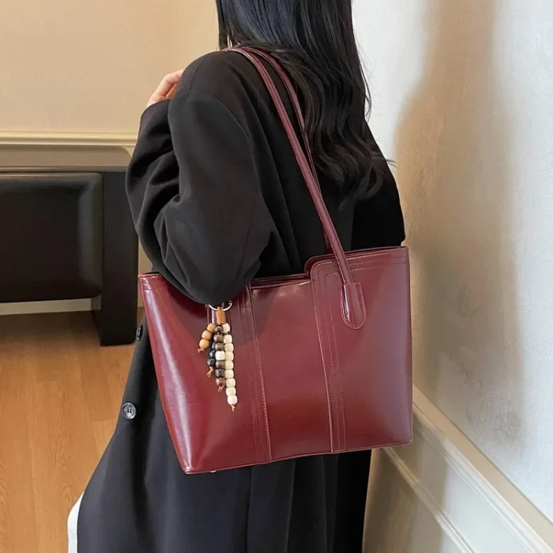 Ladies Fashion Messenger Bag Luxury Brand Diaper Bag Minimalist Leather Large Capacity Elegant Vintage Shoulder Bag