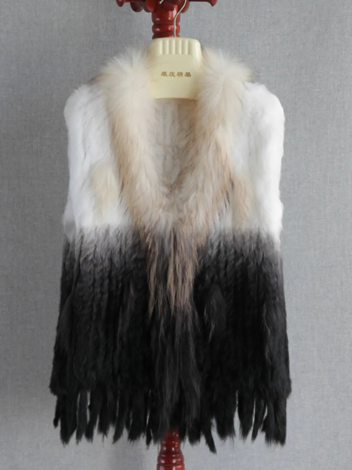 2025 Korean version of rabbit hair hand-woven vest gradual change fur vest shoulder raccoon fur collar fashion fur vest