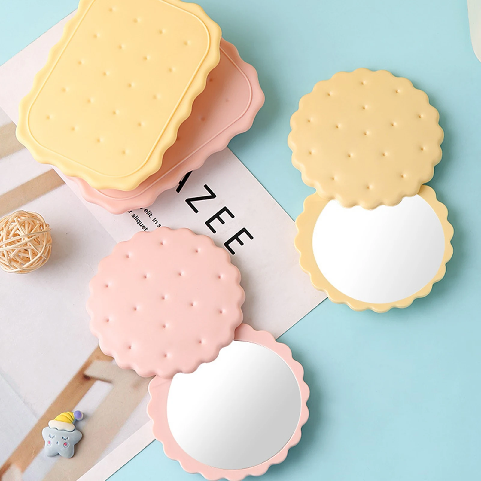 Cute Pink Cookie Shaped Mirror Folding Handheld Mirrors With Comb One-Sided Makeup Mirror Set Makeup Gift for Women Girls