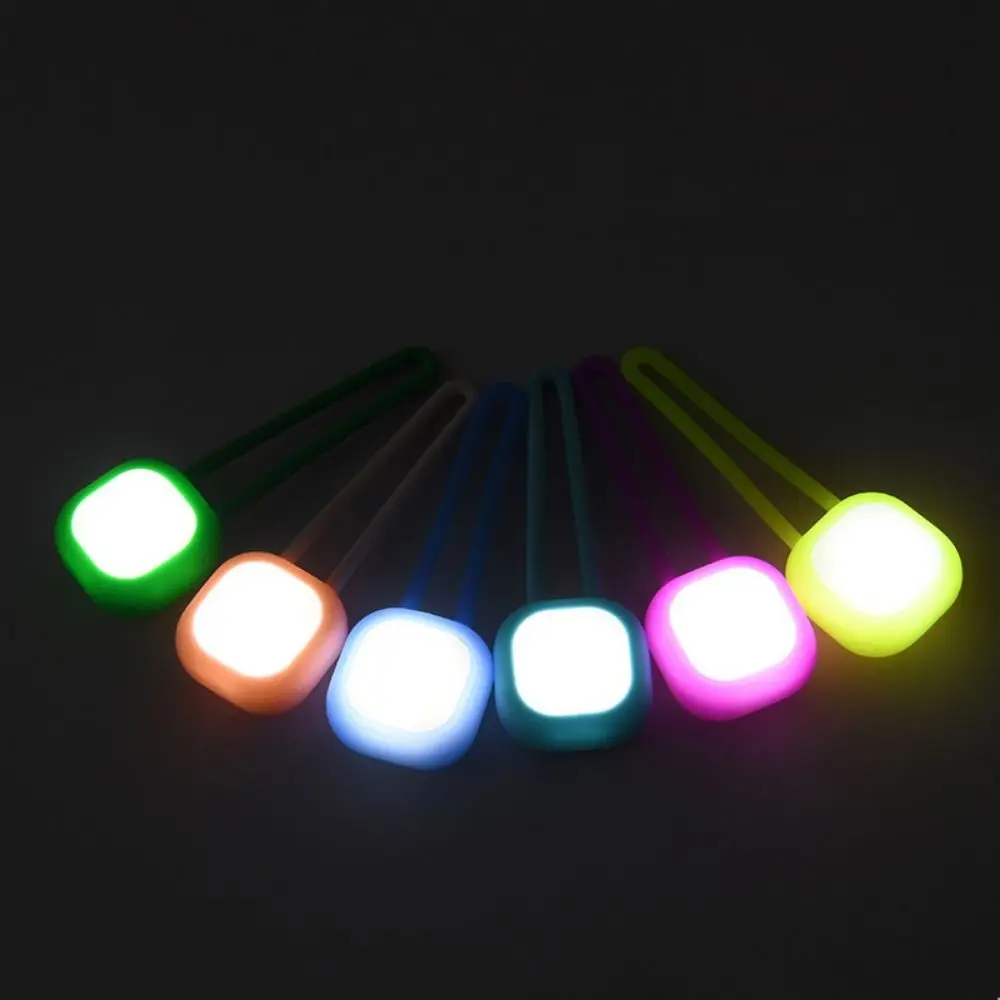 Wasserdichter LED-Haustieranhänger für Nachtwanderungen, bunter Silikon-Haustierhalsbandanhänger mit LED-Licht, Hundeanhänger, Nachtlicht – Detail 7