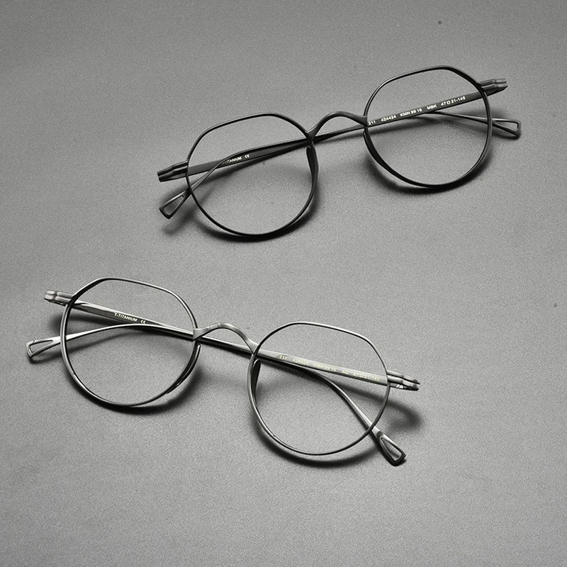 Vintage Pure Titanium Eyeglasses Frame Men Retro Ultra Light Glasses Frame Women Japan Luxury Brand Designer Small Face Eyewear