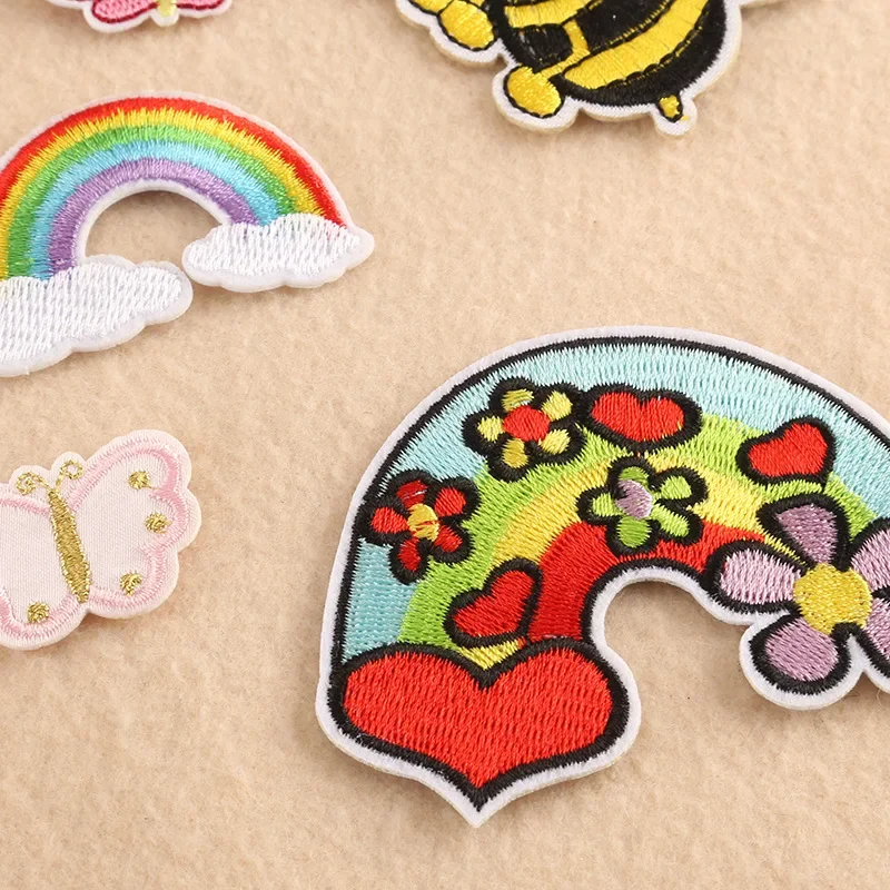 5 pz/borsa New Cute Rainbow Cherry Butterfly Apple Bee Pattern ricamo Patch adesivi in tessuto accessori per la decorazione di abbigliamento fai da te