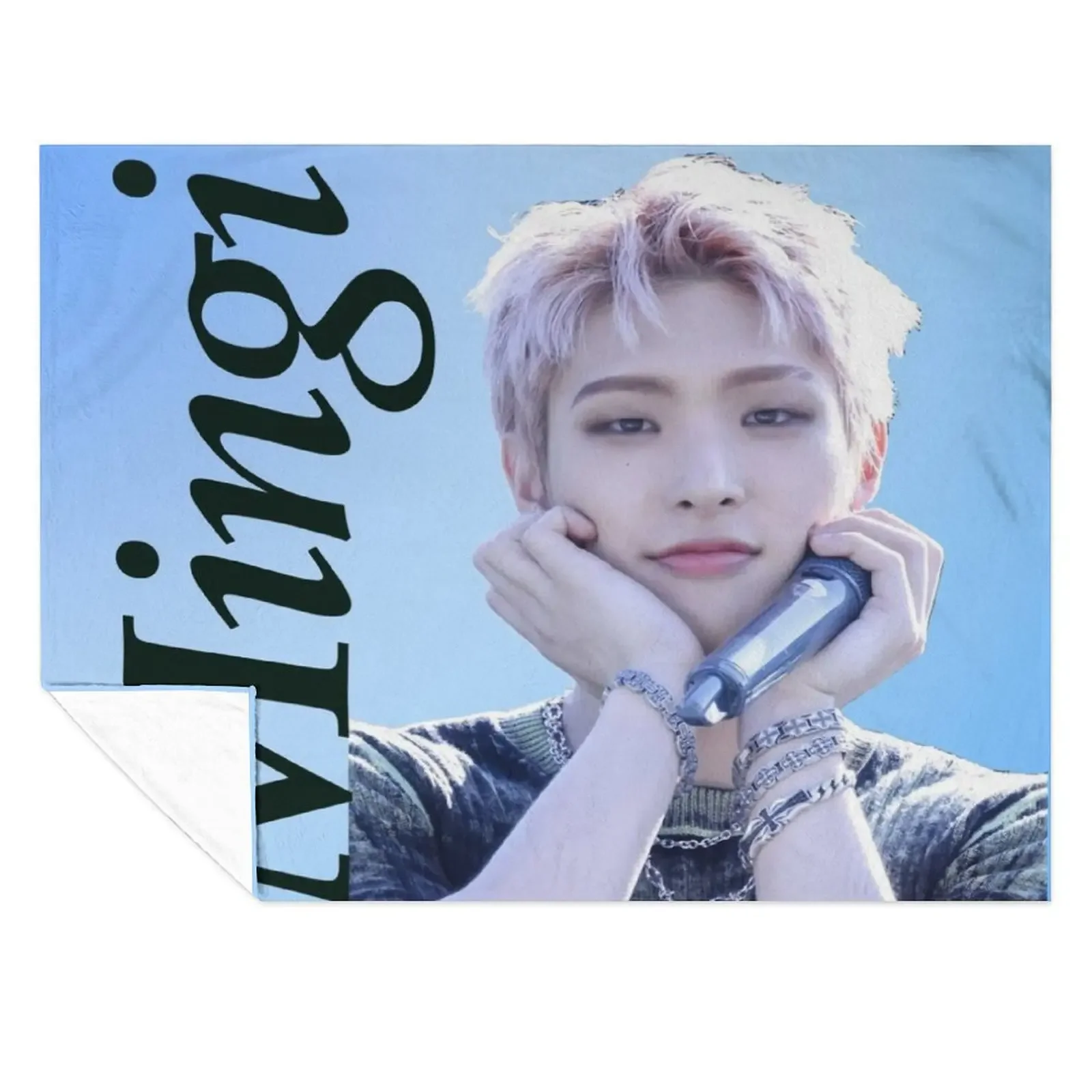 

Mingi the Magnificent Throw Blanket Flannel Soft Picnic Beach Blankets