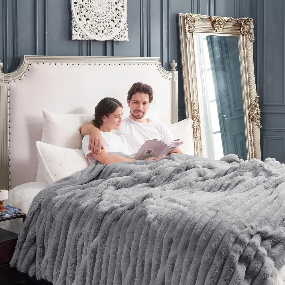 

Faux Fur Throw Blanket for Couch, Cozy Warm Plush Striped Blanket for Sofa Bedroom Living Room, 90 * 90 Inches Gray