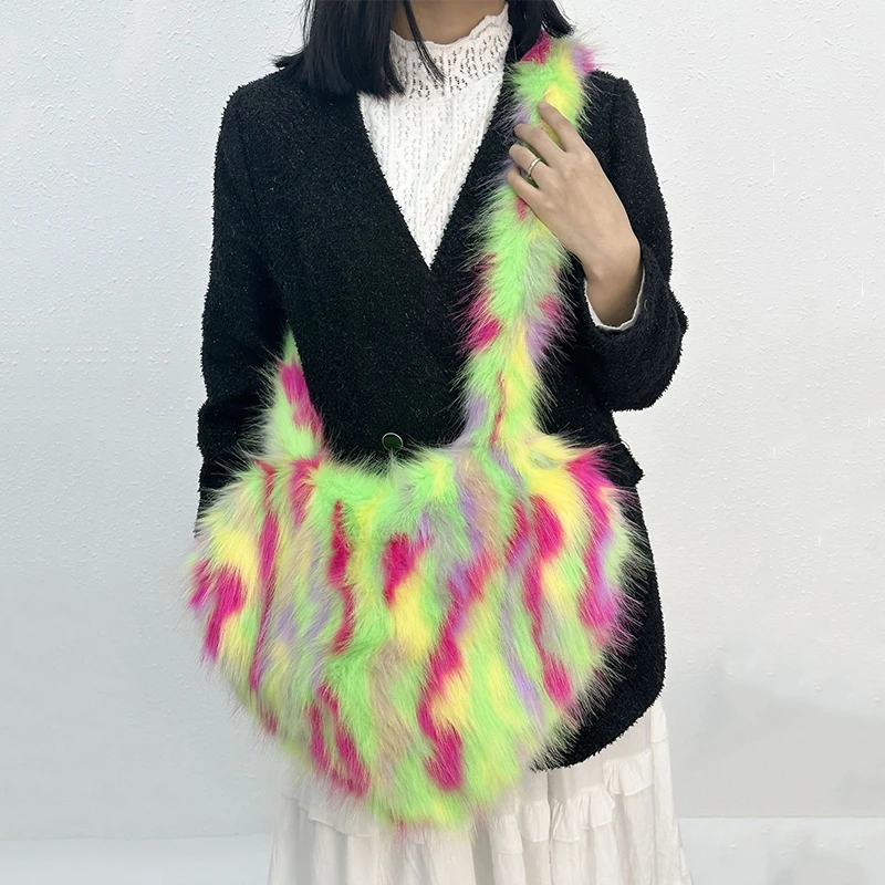 New Winter Faux Fur Shoulder Bag Women Fashion Heart Shape Artificial Fox Fur Crossbody Bag Zebra Pattern Soft Fluffy Handbags