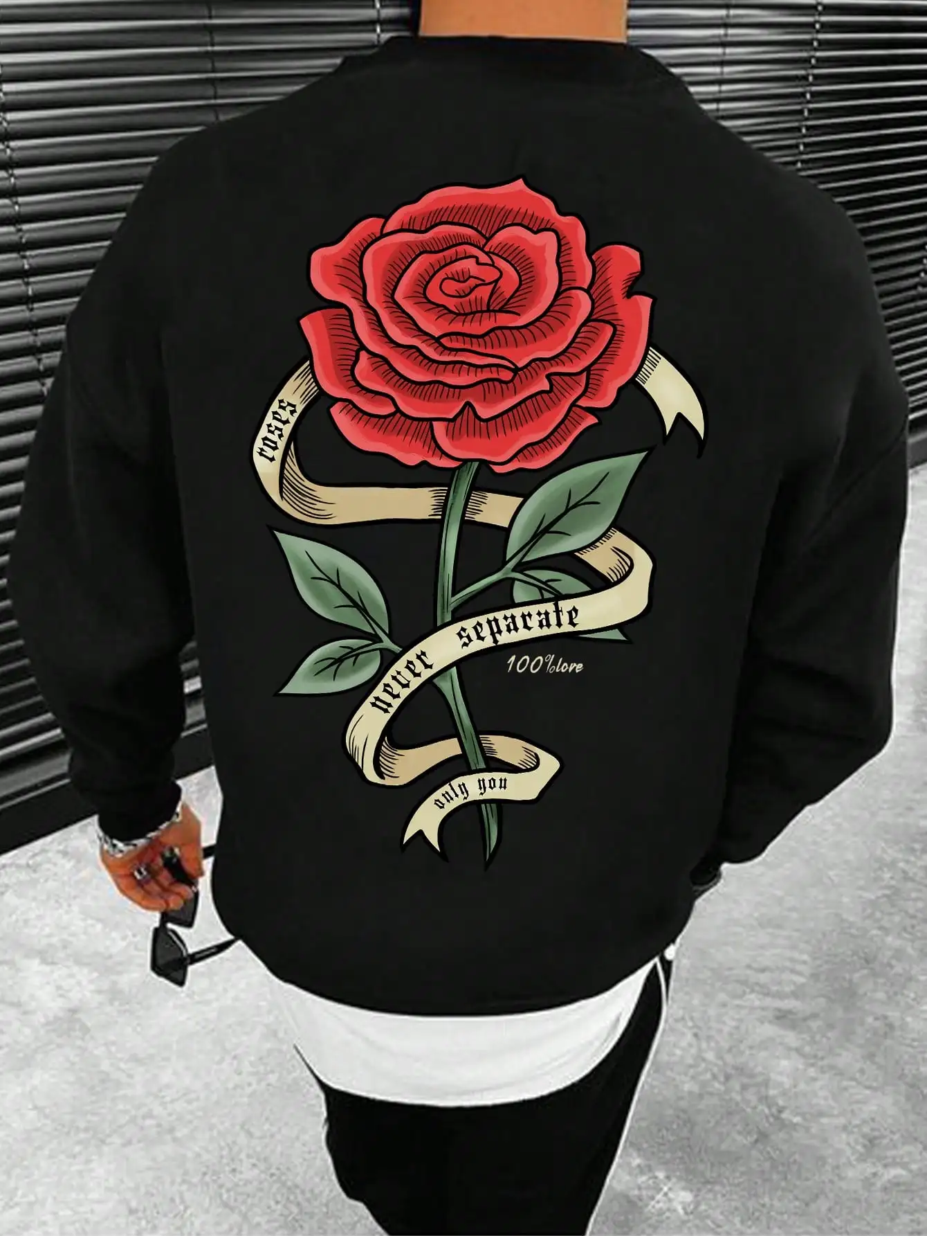 Red Roses Wrapped In Ribbons Printing Male Pullover Autumn Crewneck Hoodies Comfortable Hip Hop Clothing Street Style Sweatshirt