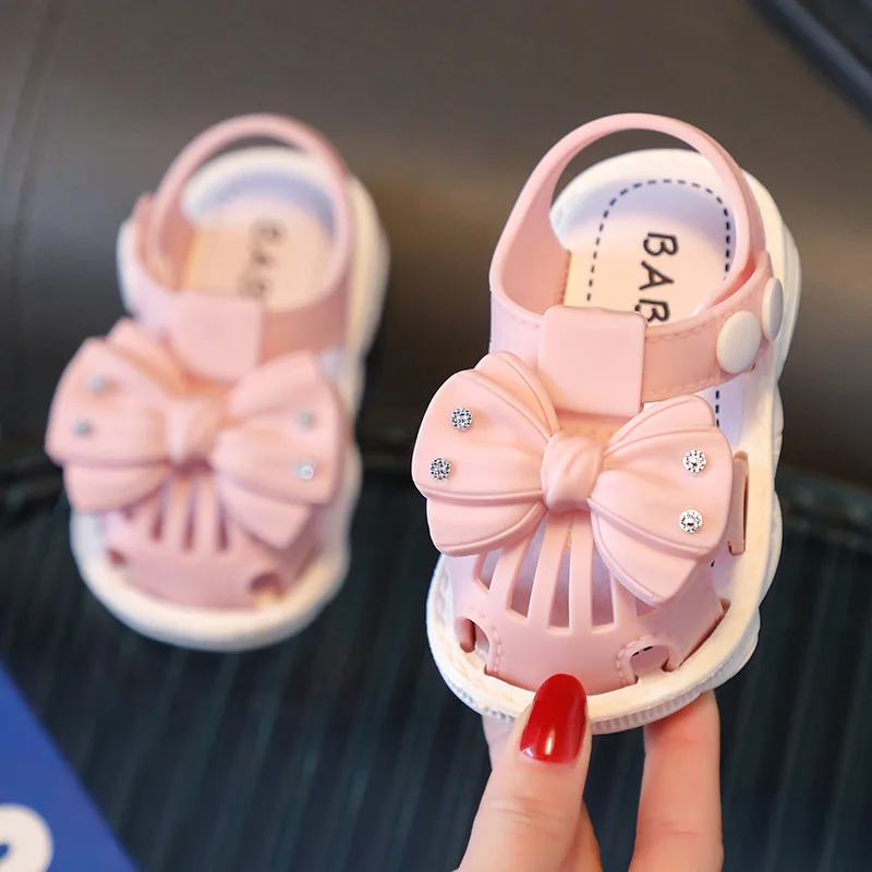 Sandal anak pita Solid, sepatu pantai PVC anti selip untuk anak perempuan bayi lembut musim panas