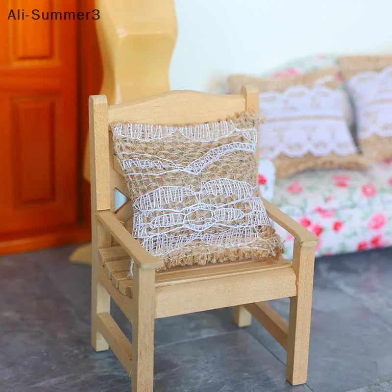 Mini almohada de encaje de simulación para casa de muñecas, cojín para sofá, decoración para sala de estar, accesorios de decoración para casa de muñecas, 2 uds., 1/12