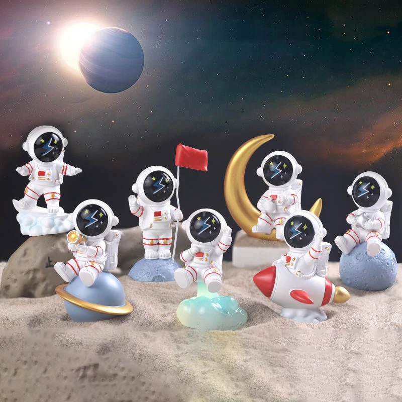 

New Interstellar Astronaut Blind Box, Trendy Best-seller for Boys and Girls, Creative Cute Spaceman Desktop Ornament, Commem