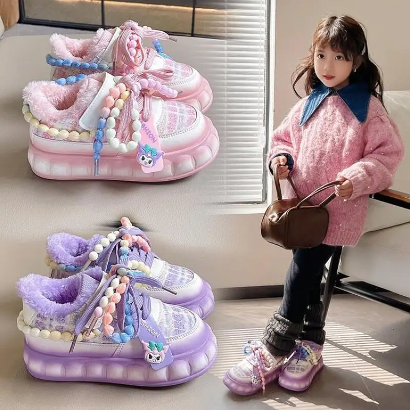 

Sanrio Kuromi/зимние модные теплые кроссовки для девочек, студенческие утепленные детские нескользящие повседневные туфли на флисовой подкладке с героями мультфильмов, новый стиль