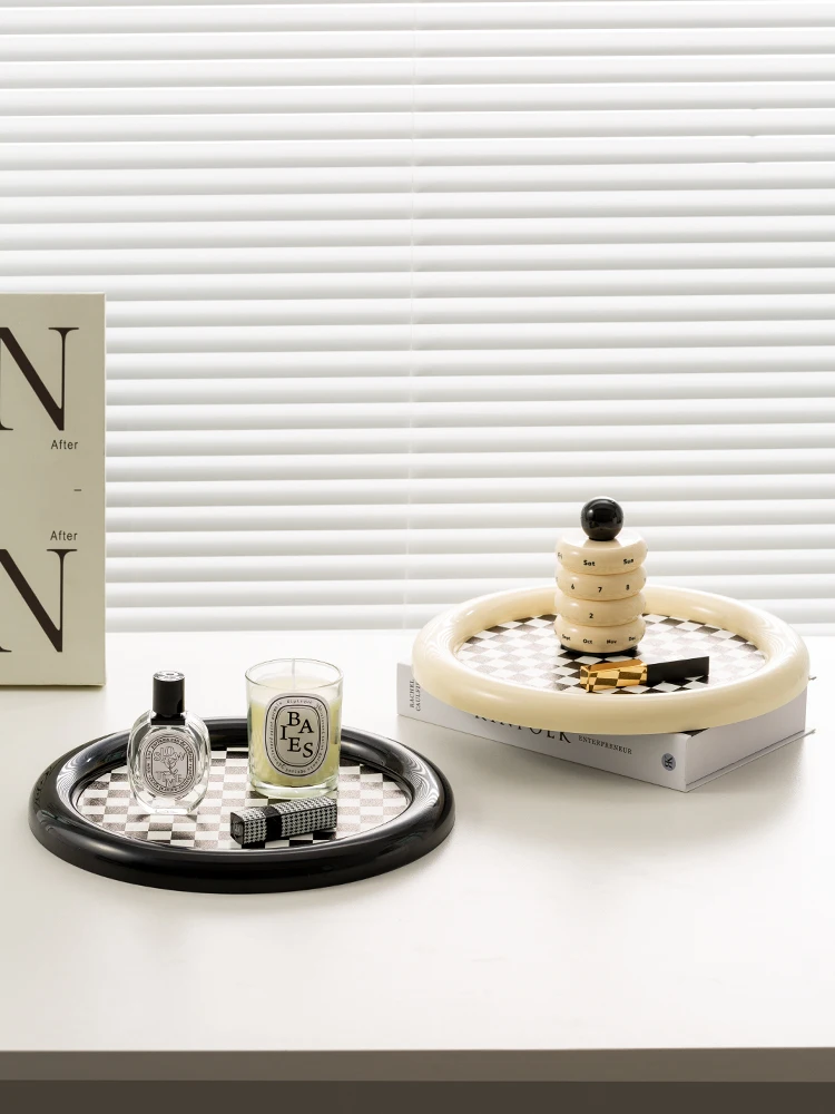 Epeiushome Nordic Desktop Tray Black and White Checkerboard Round Storage Plate Aromatherapy Cosmetic Dressing Table