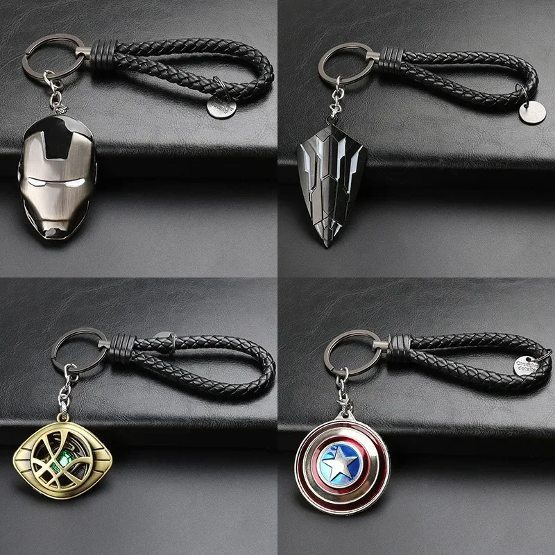 LLavero de películas periféricas de Marvel, colgante de Metal, escudo negro, máscara de Iron Man, acero de tungsteno, regalo creativo