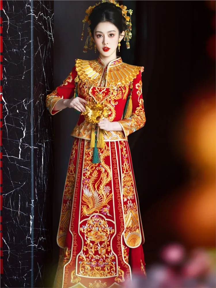The bride's new Chinese-style heavy industry wedding dress for going out a perfect and pick-up