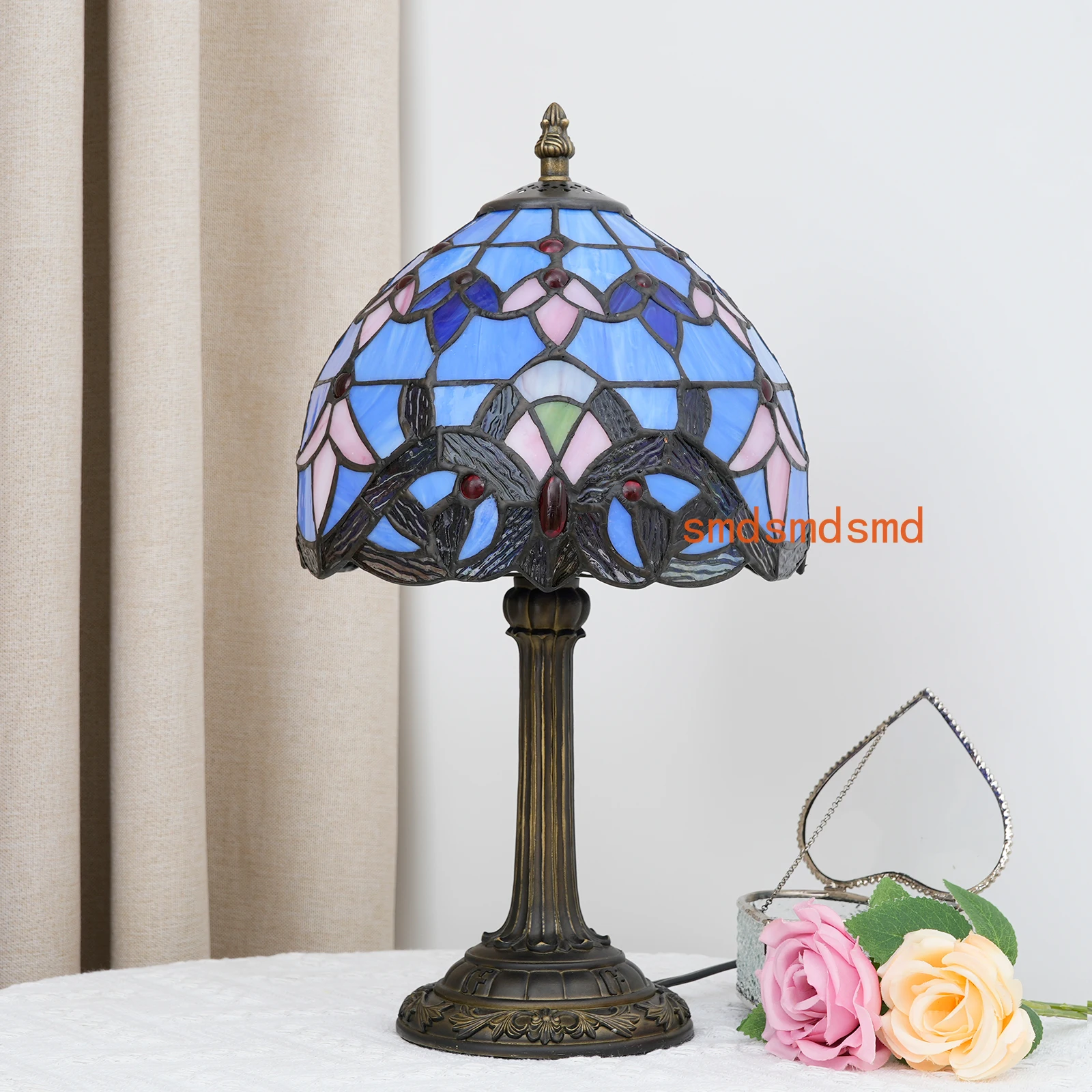 Modern Style Table Lamp, Handmade Stained Glass Small Desk Lamp for Living Room Bedroom Office Baroque Pattern