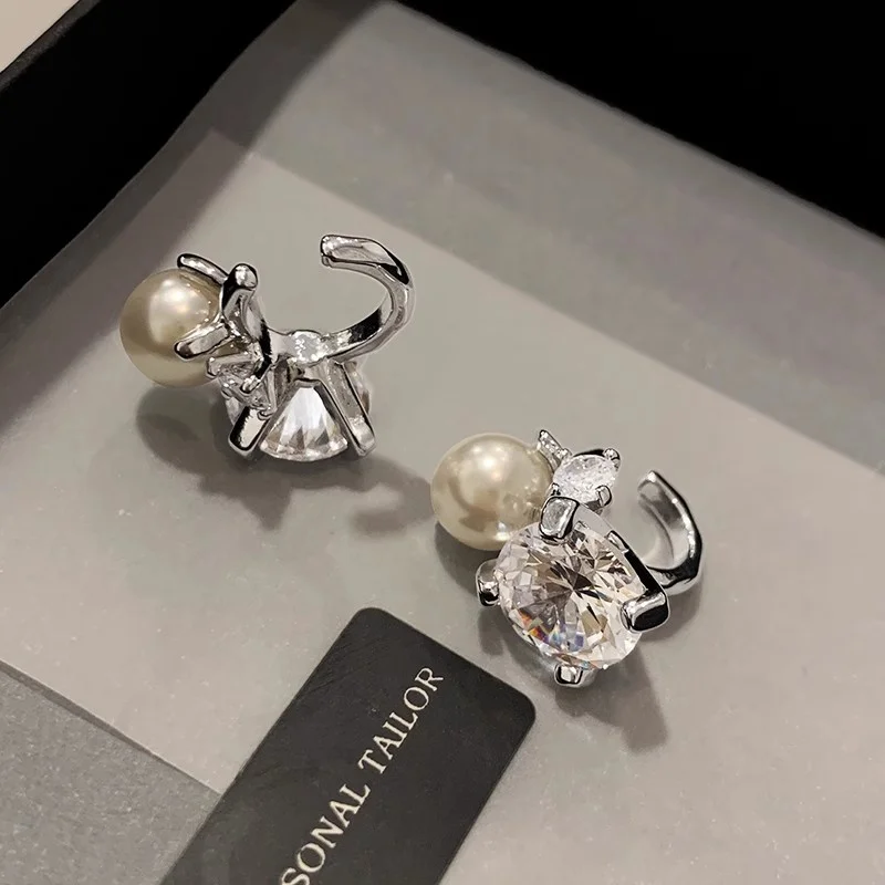 

French Fashion Shiny Zircon Pearl Ear Clip for Women Without Ear Holes Niche High-end Feeling Vintage Ear Bone Clip Earrings