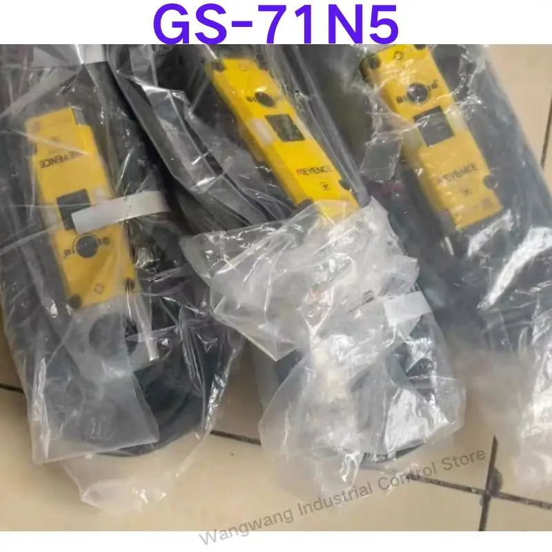 Brand-new   GS-71N5 safety door lock, no outer packaging