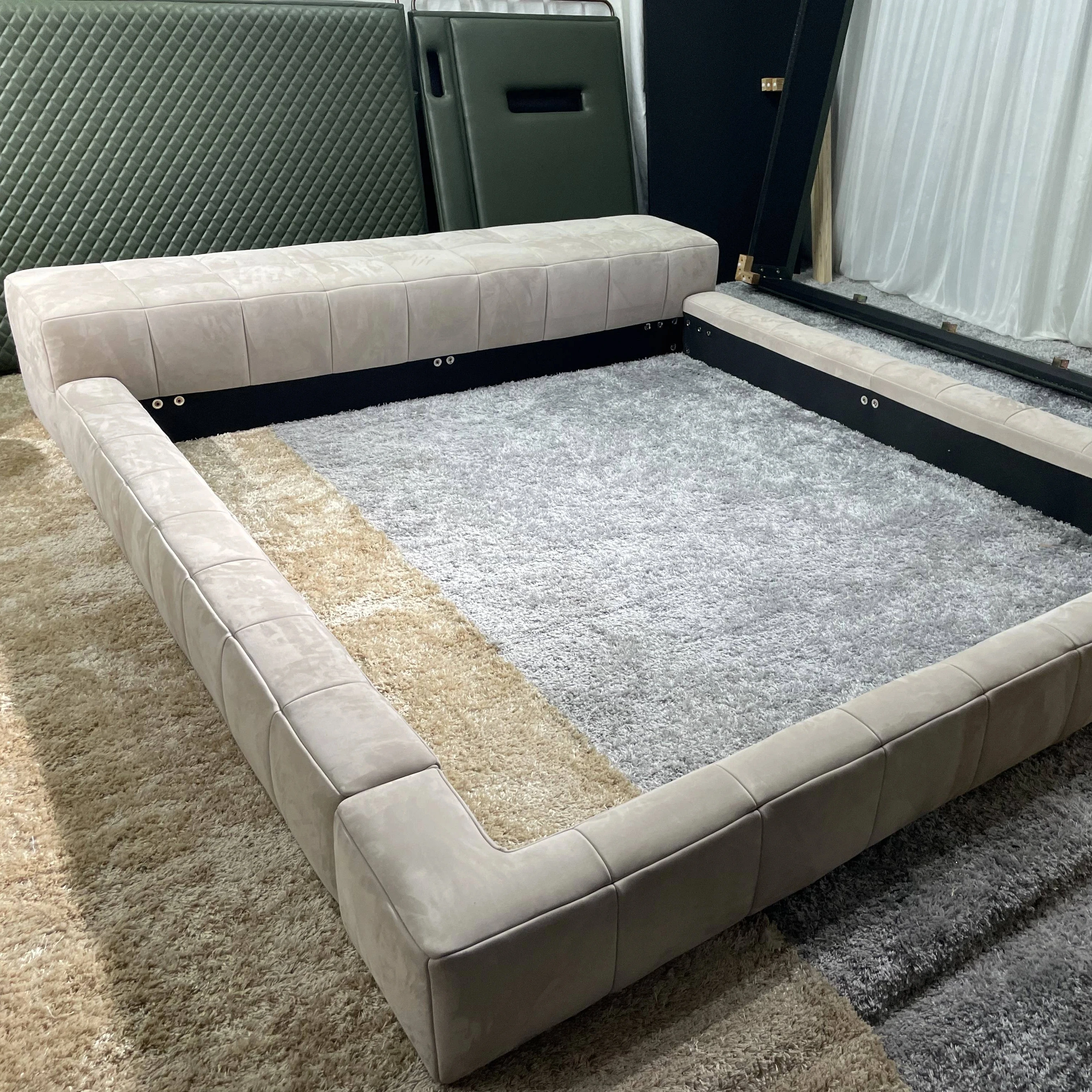 &King Size Modern Bedroom Furniture Wooden Bed Frame with Drawers Tufted Cooling Luxury Bedroom Suite Set