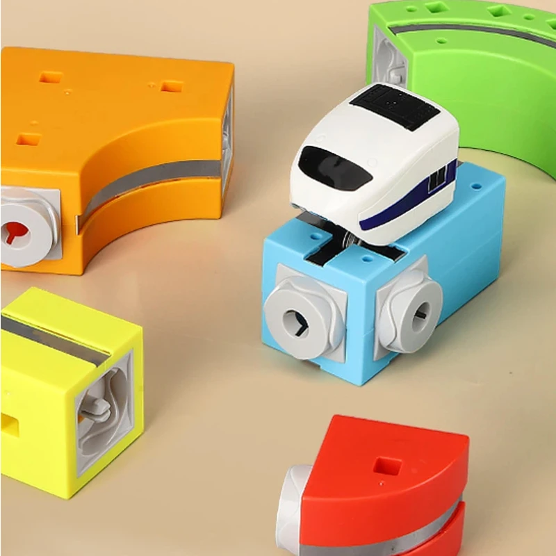Neue kinder Magische Schiene Zug Spielzeug Elektrische Montage Bausteine Magnetische Schiene Auto Labyrinth kinder Puzzle Geburtstag Geschenk