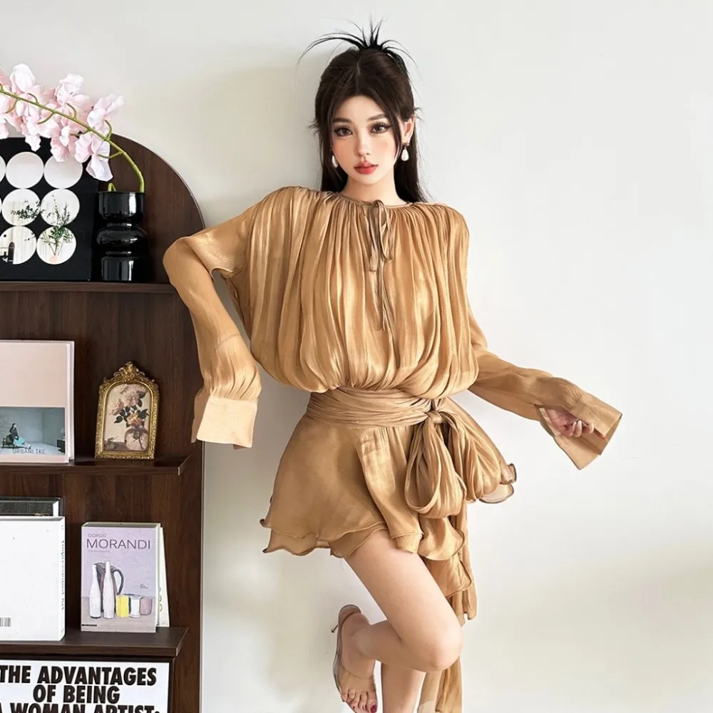 SylCue Ruched Elegante Mini Vestido Mulher Outono Tendência Lace-Up O-pescoço Manga Alargada Em Camadas Hem Cintura Alta Moda Casual Bodycon