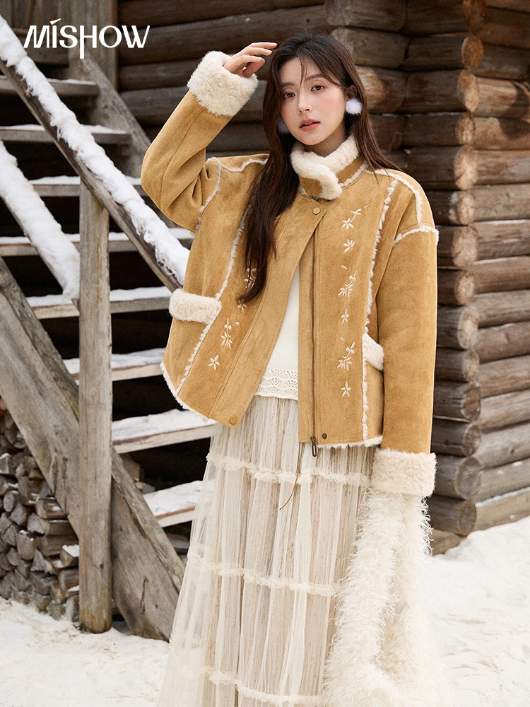 

MISHOW женские элегантные куртки 2025, зимнее пальто-футляр с цветочной вышивкой и мехом, теплое короткое пальто с плюшевыми лацканами в стиле ретро MXE87W0918