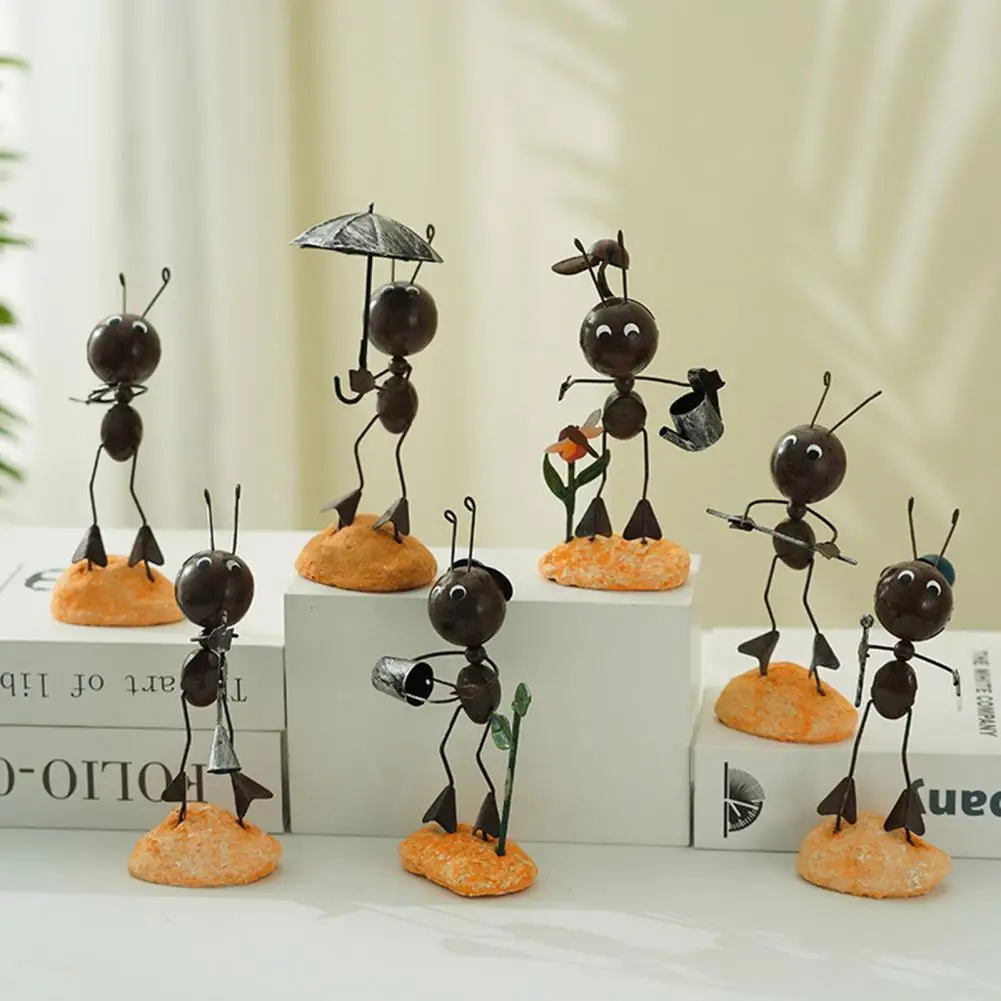 Metal Ant Sculpture, Delicate Beautiful Vivid Image Handmade Gifts, Ant Figurine, Iron Mini Reading Ant Decoration, Home Decor