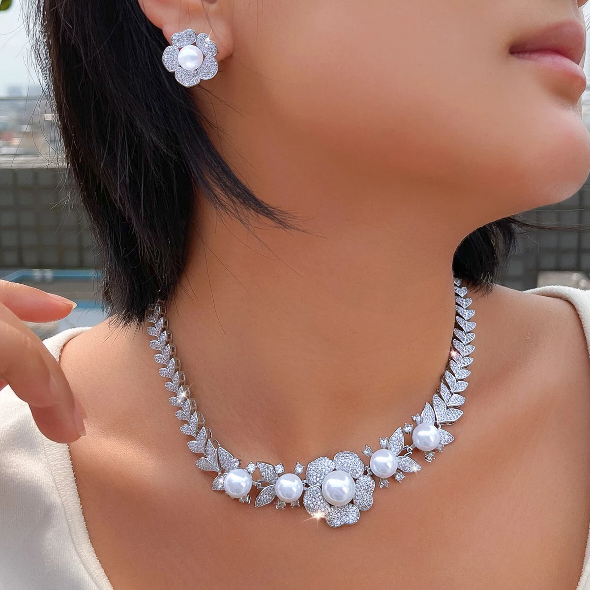 ThreeGraces Elegant Brilliant Zirconia Wedding Party Flower Leaf Shape Big Simulated Pearl Bridal Jewelry Set for Women T1209