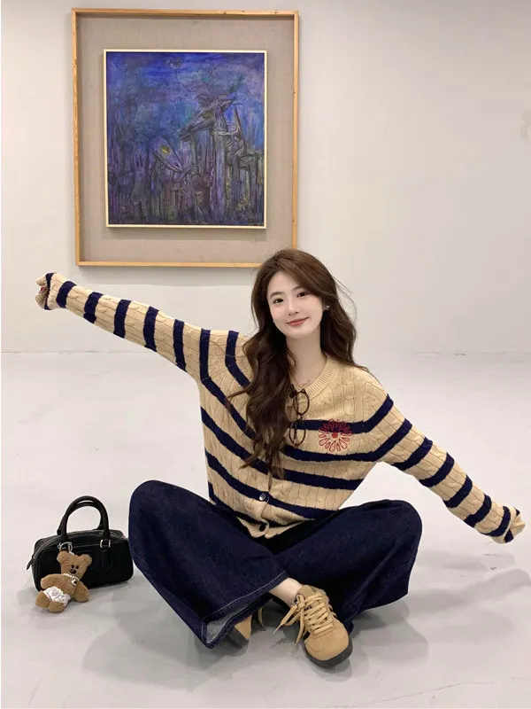 

Khaki Striped Sweater Cardigan Women's Fashion Spring Autumn Short Korean Style Early Autumn Knitted Top Regular Sleeve Long