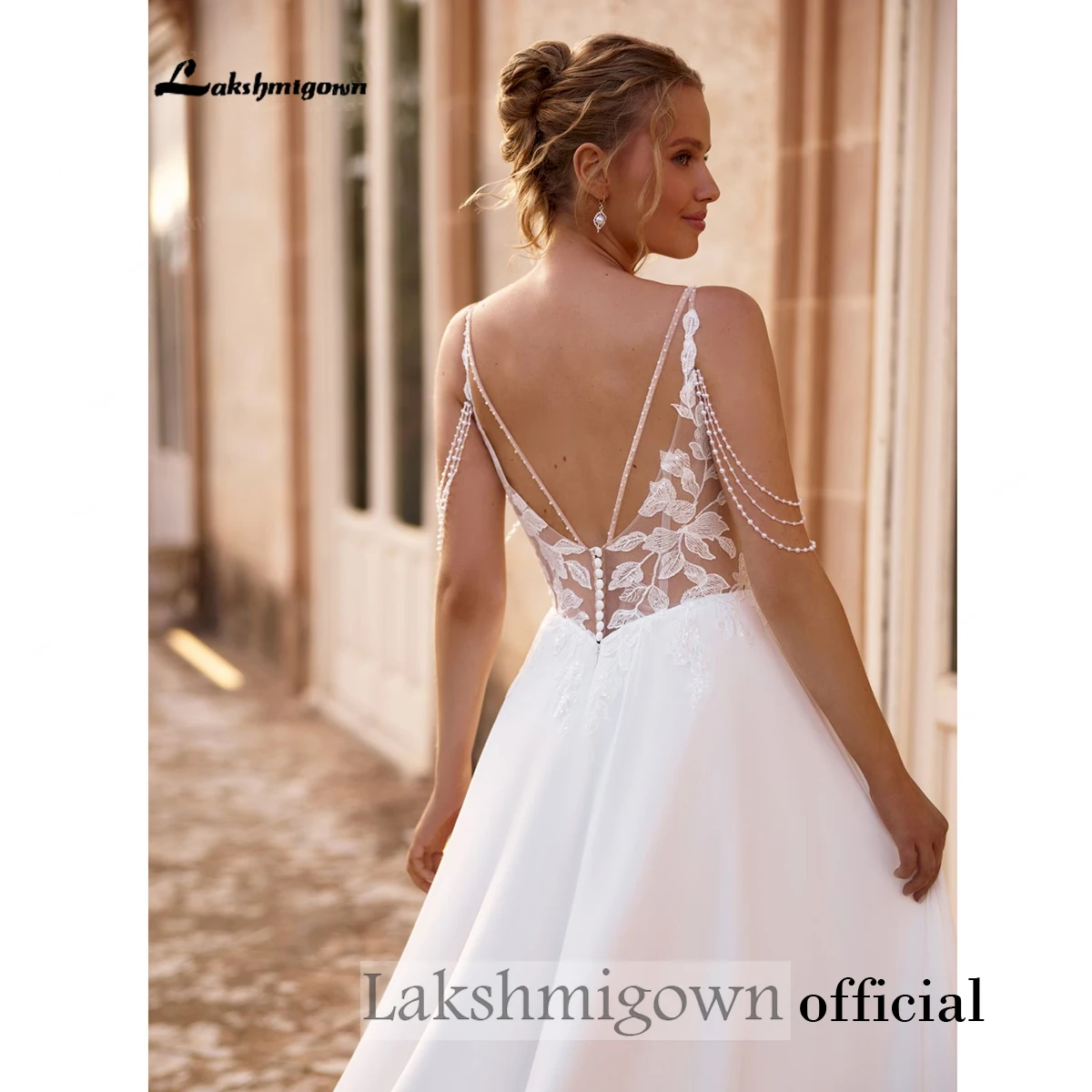 Sexy Boho-Brautkleid mit tiefem V-Ausschnitt, Spitze, Illusions-Oberteil, Perlenbesatz, Perlenketten-Trägern, hohem Schlitz und A-Linien-Schnitt aus Chiffon – Detail 8