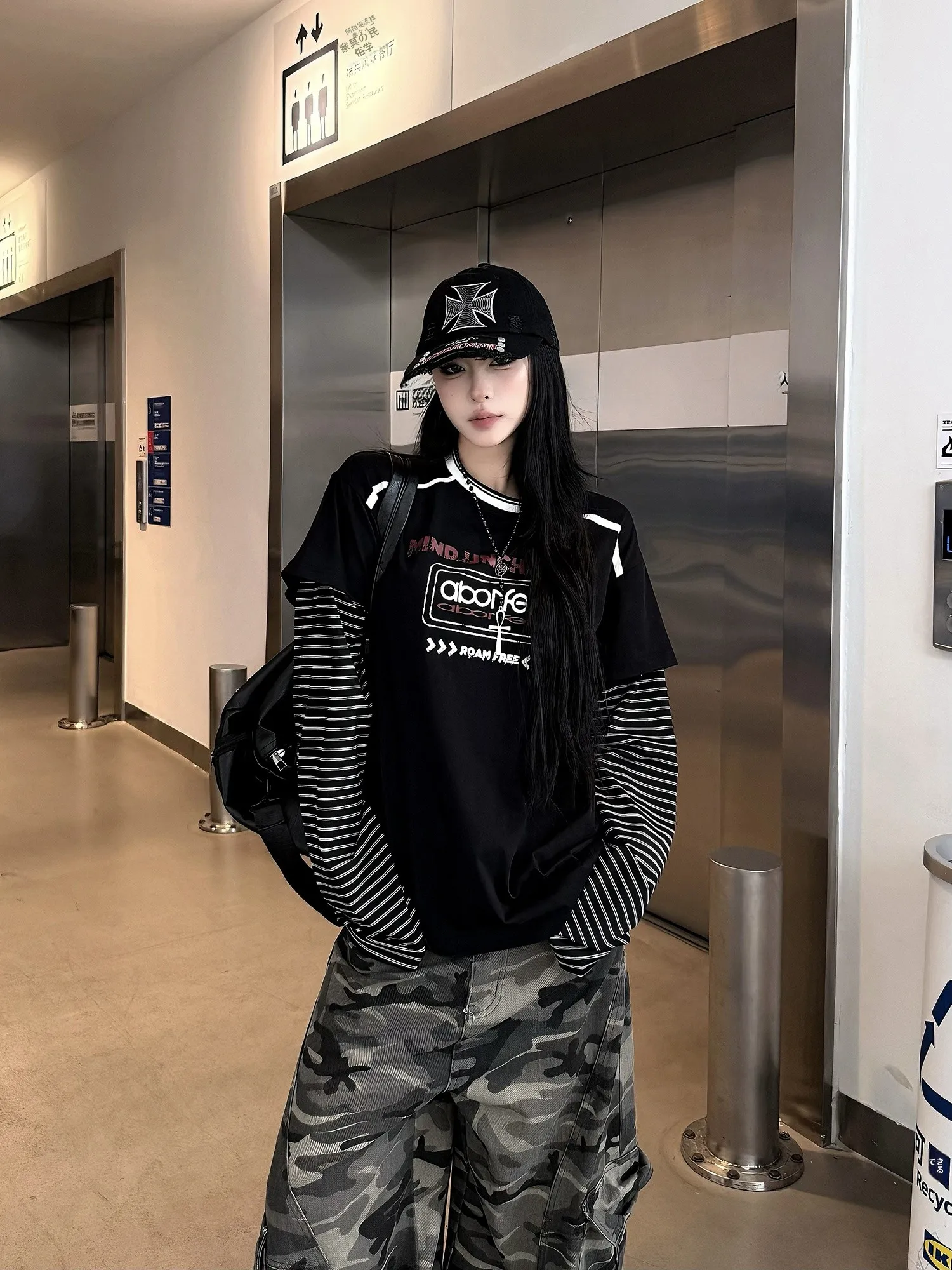 

Свитшот оверсайз в уличном стиле с принтом в виде ретро-букв и полосок для мужчин и женщин, дышащий и износостойкий, размер S