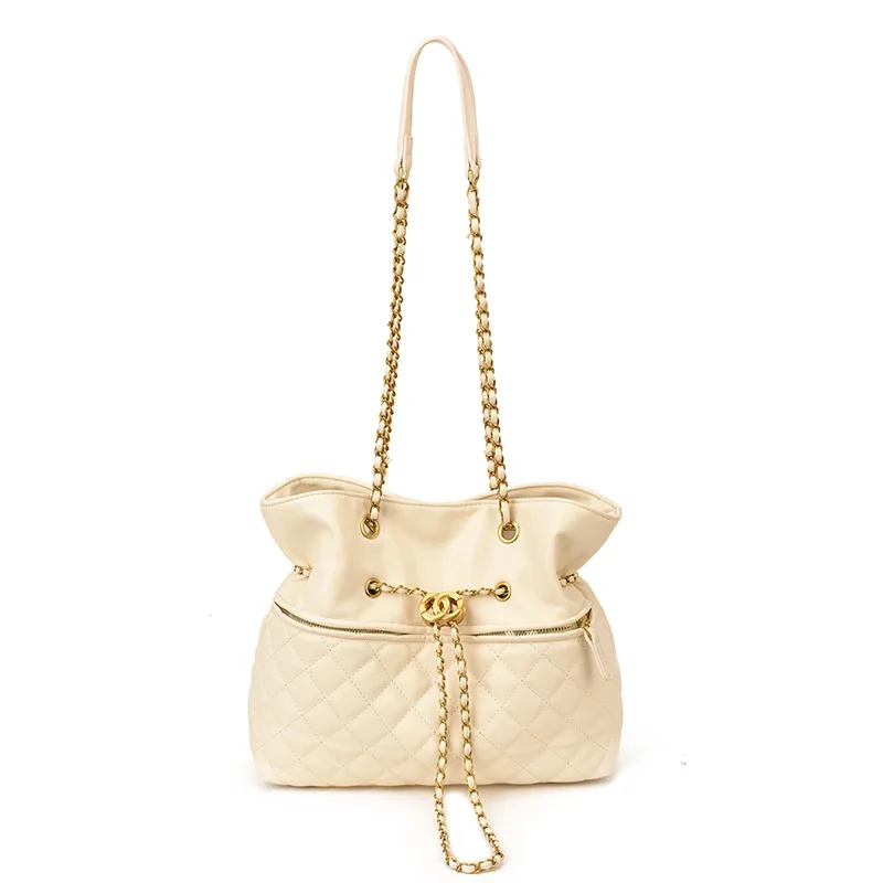 

A Luxury Chain Shoulder Bag 2025, Designer-Inspired Crossbody Purse, Elegant Convertible Bag for Evening, Work & Travel