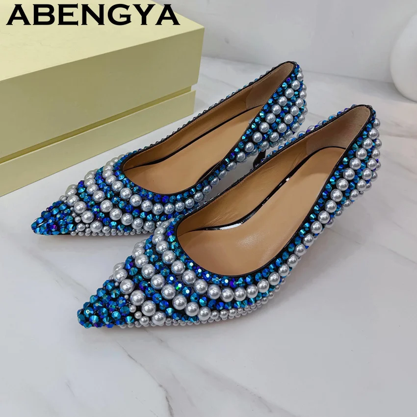 

Высококачественные роскошные дизайнерские белые женские свадебные туфли-лодочки с жемчугом на спине, сексуальные туфли на высоком каблуке с открытой пяткой для невесты, вечерние туфли для женщин