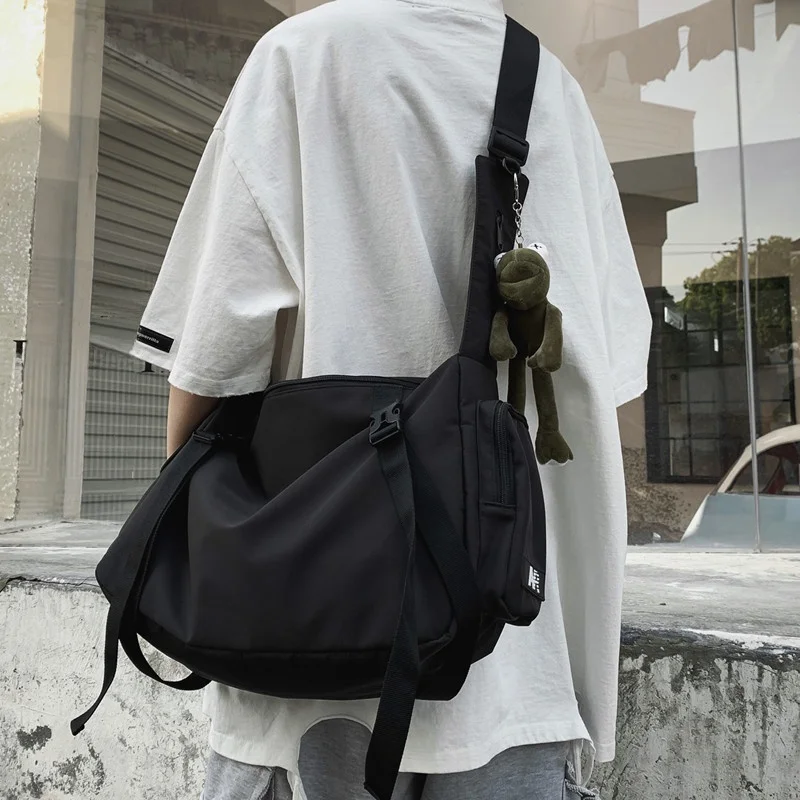 Loose Men's Crossbody Bag Large Capacity Street Style Lazy Fashion Student Bookbag Dark Workwear Bag Soft Handle Zipper Closure