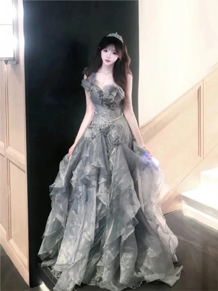 

A new off-the-shoulder dress for the banquet host light luxury and niche birthday fishtail event coming-of-age gift